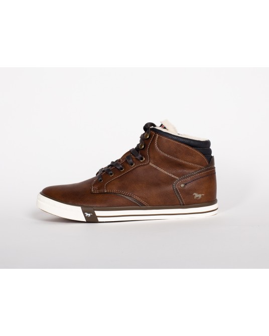 Sneakers montantes fourrées Mustang grande taille cognac