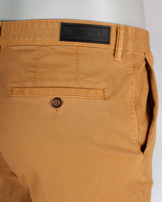 Short chino grande taille camel