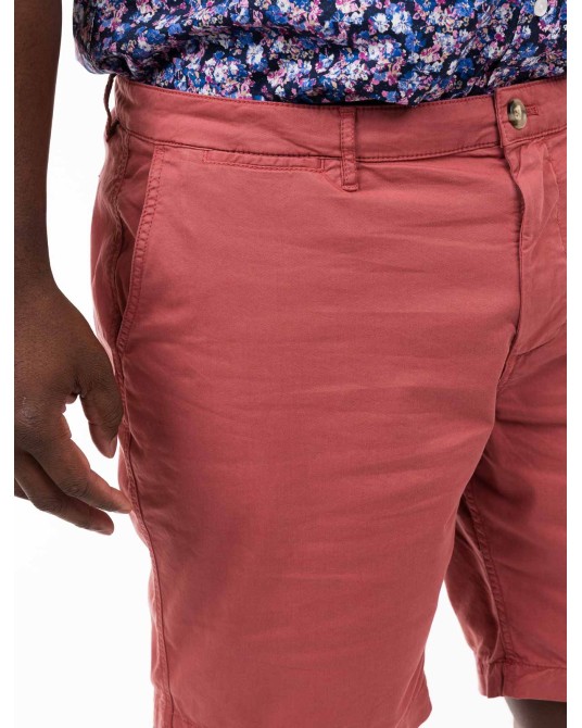 Short chino grande taille rouge