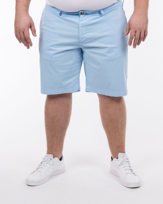 Short chino grande taille bleu ciel