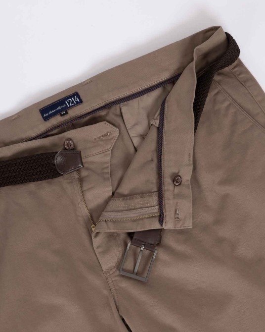 Pantalon chino grande taille avec ceinture camel