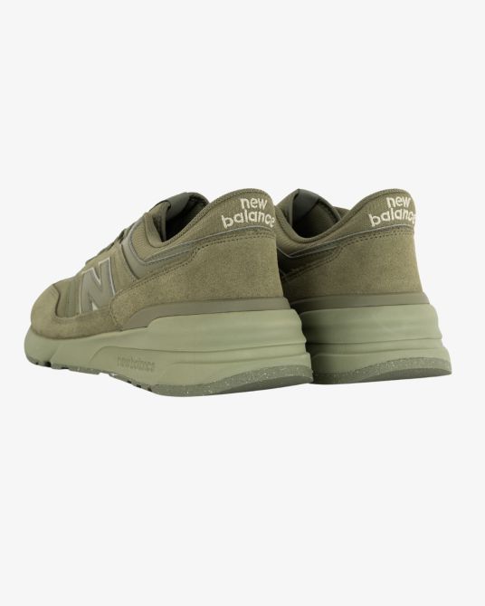 Sneakers 997R suede grande taille vert kaki